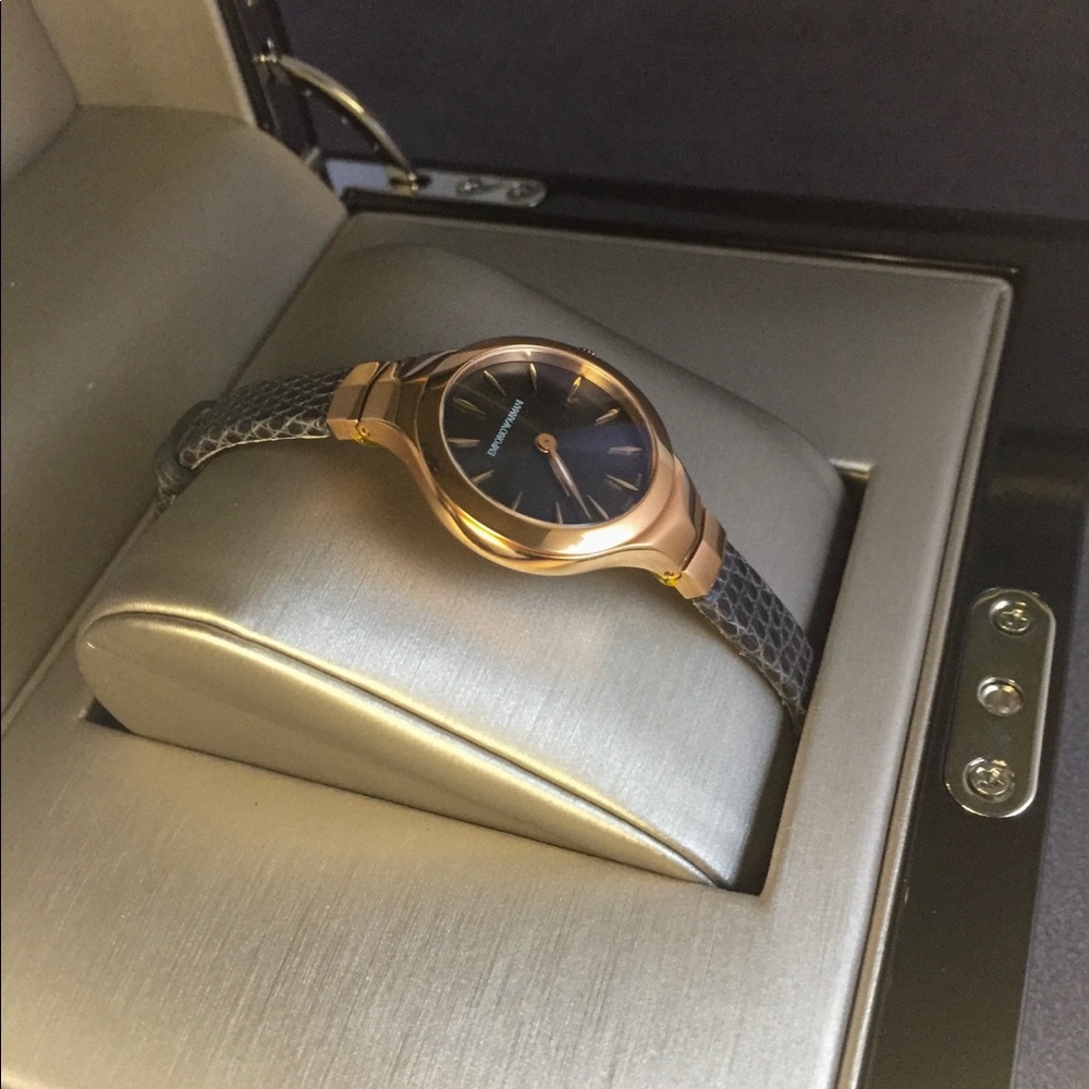 Watch - Picture 3 of 6